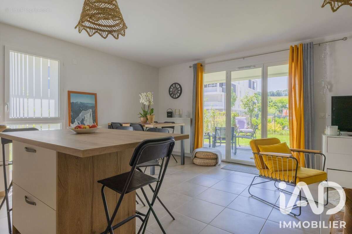 Appartement 85 m² à Challes-Les-Eaux  - photo 2