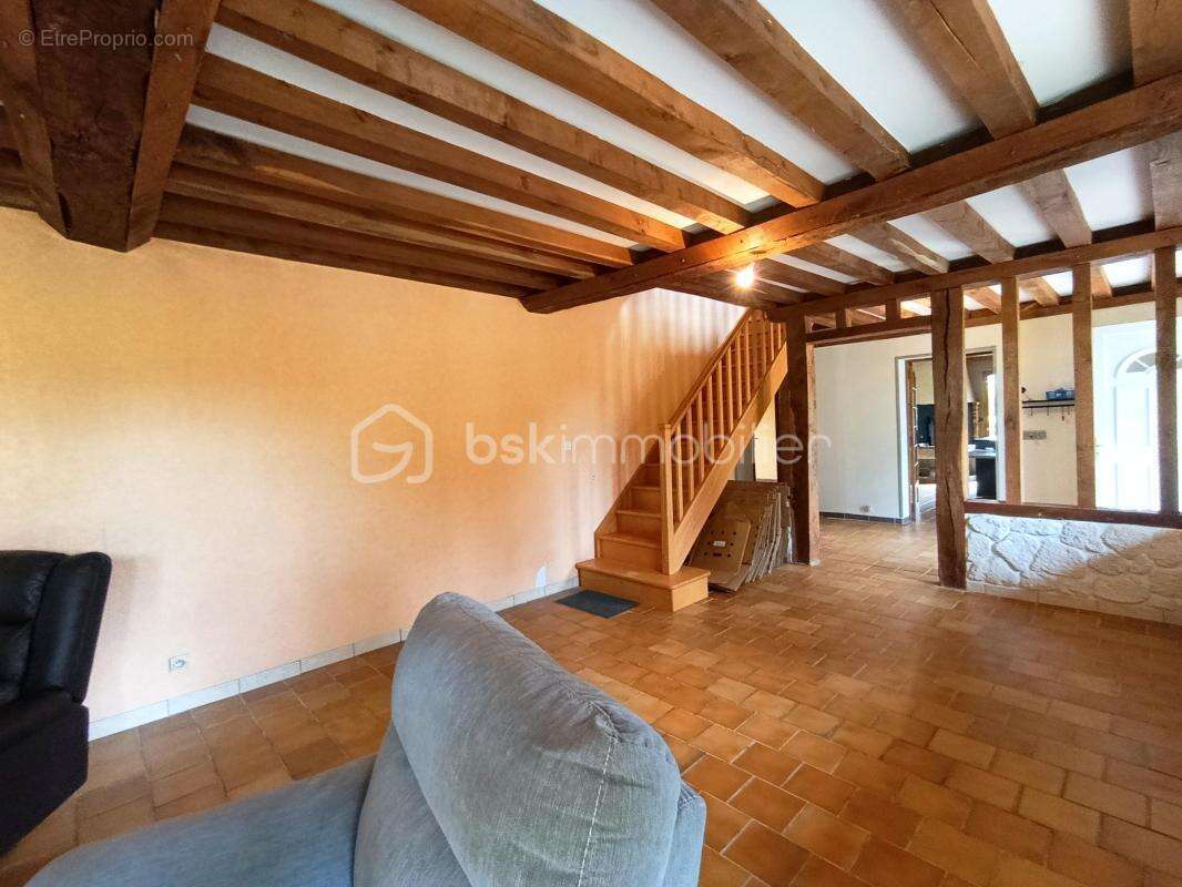 Maison familiale de 207 m² sur 7 120 m² de terrain – Calme absolu à Mandeville En Bessin - photo 2