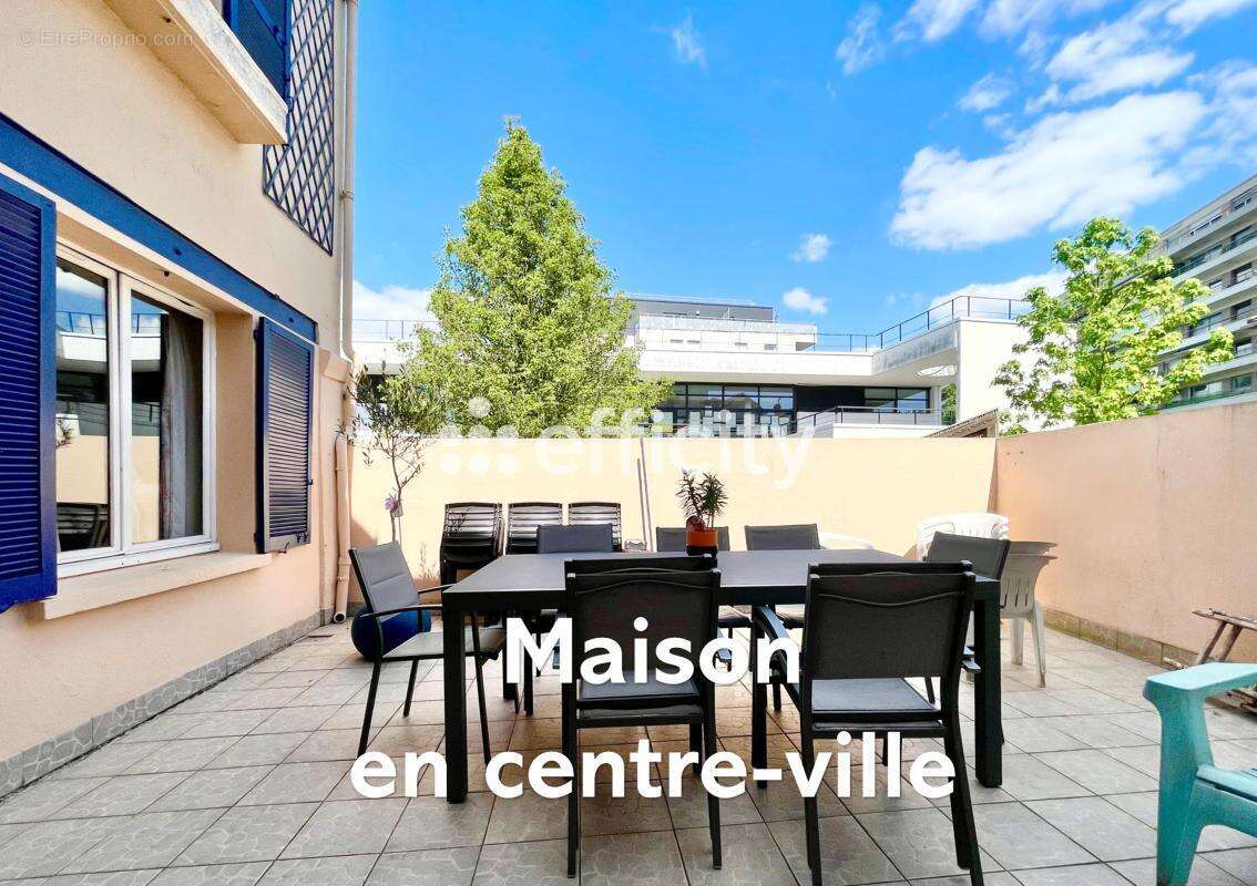 Maison à FRESNES