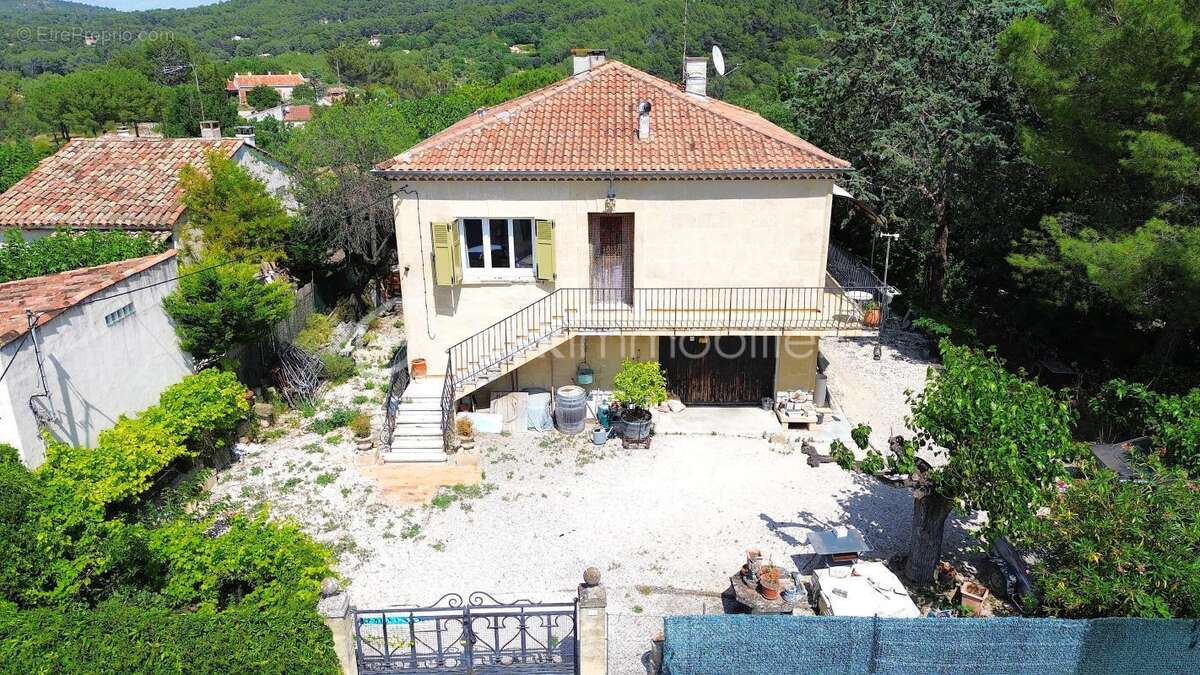 Maison à ROGNES