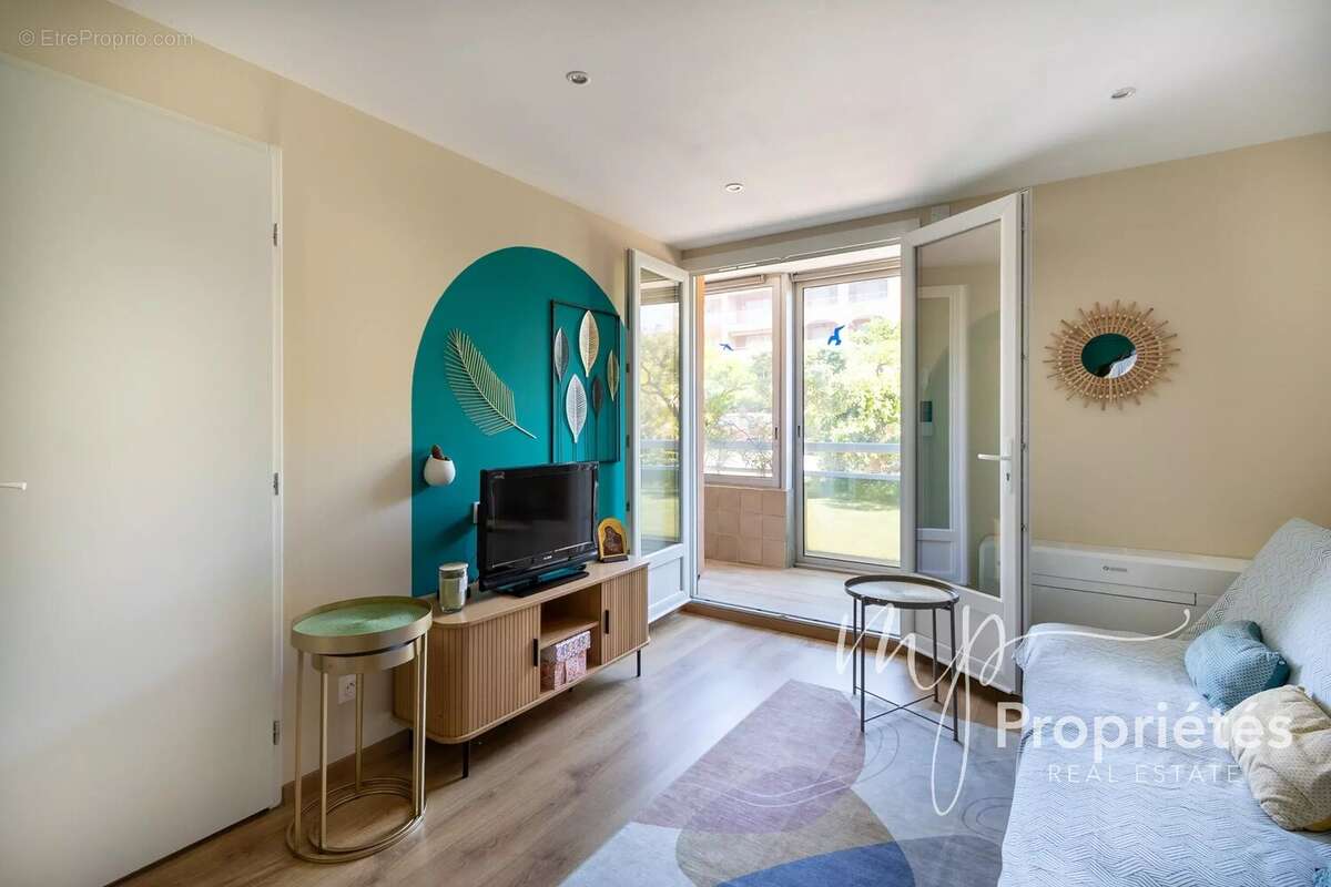 Appartement à BORMES-LES-MIMOSAS