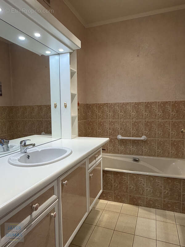 En exclusivité - chalon-sur-saone centre-ville - appartement t3 avec garage - - photo 9