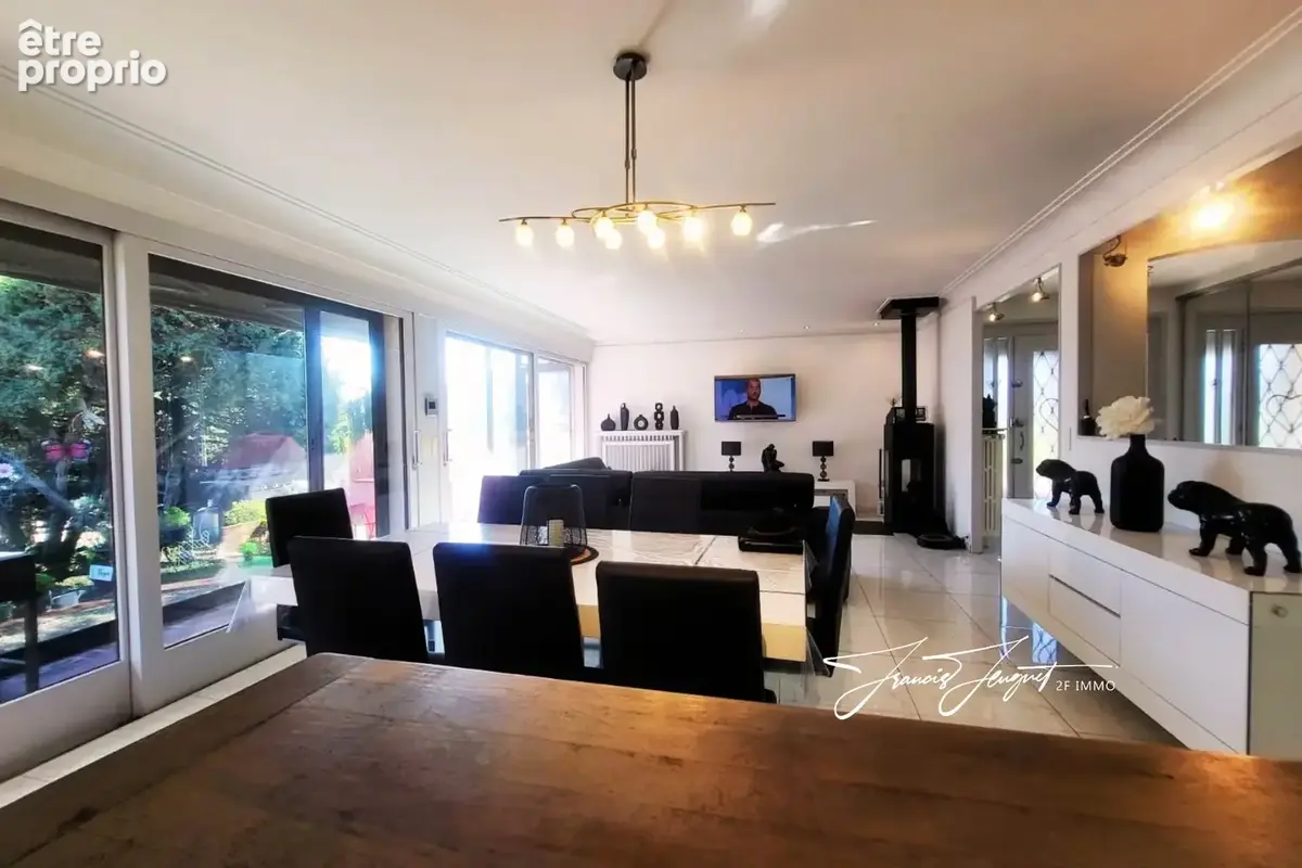 AMANCY   Villa 140 m2 avec piscine, atelier 70 m2, garage double et vue montagnes - photo 9
