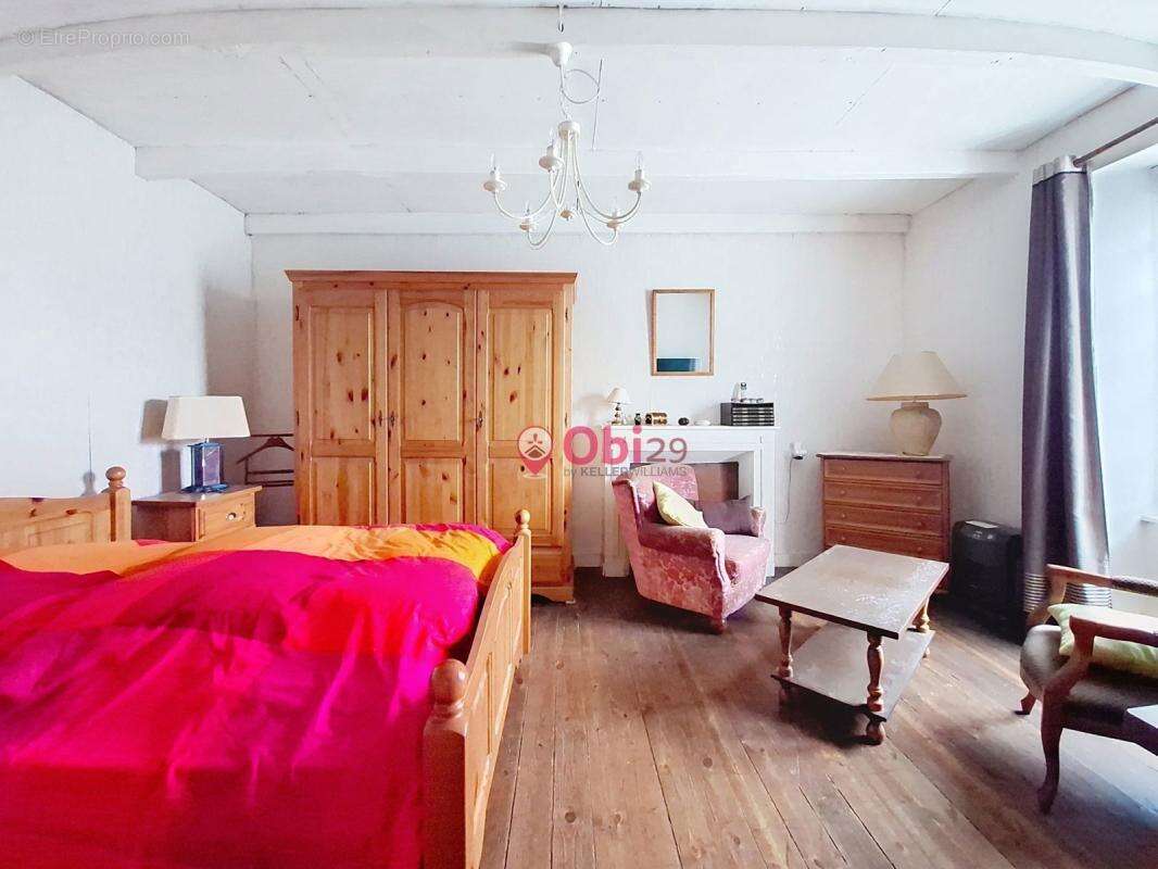 Maison à PLOMODIERN