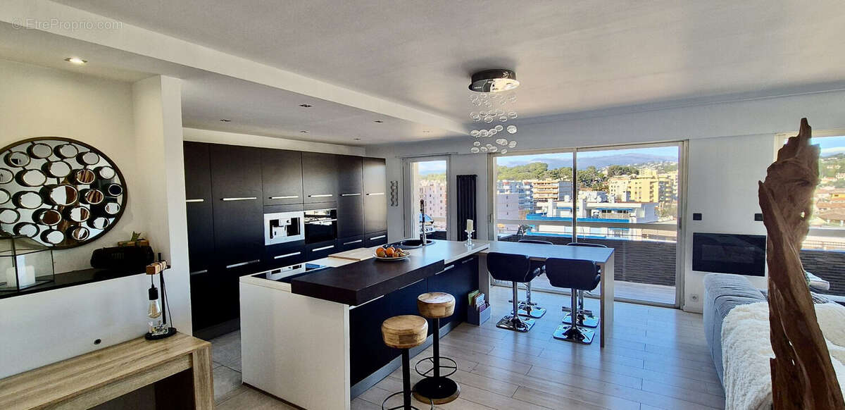 Appartement à LE CANNET