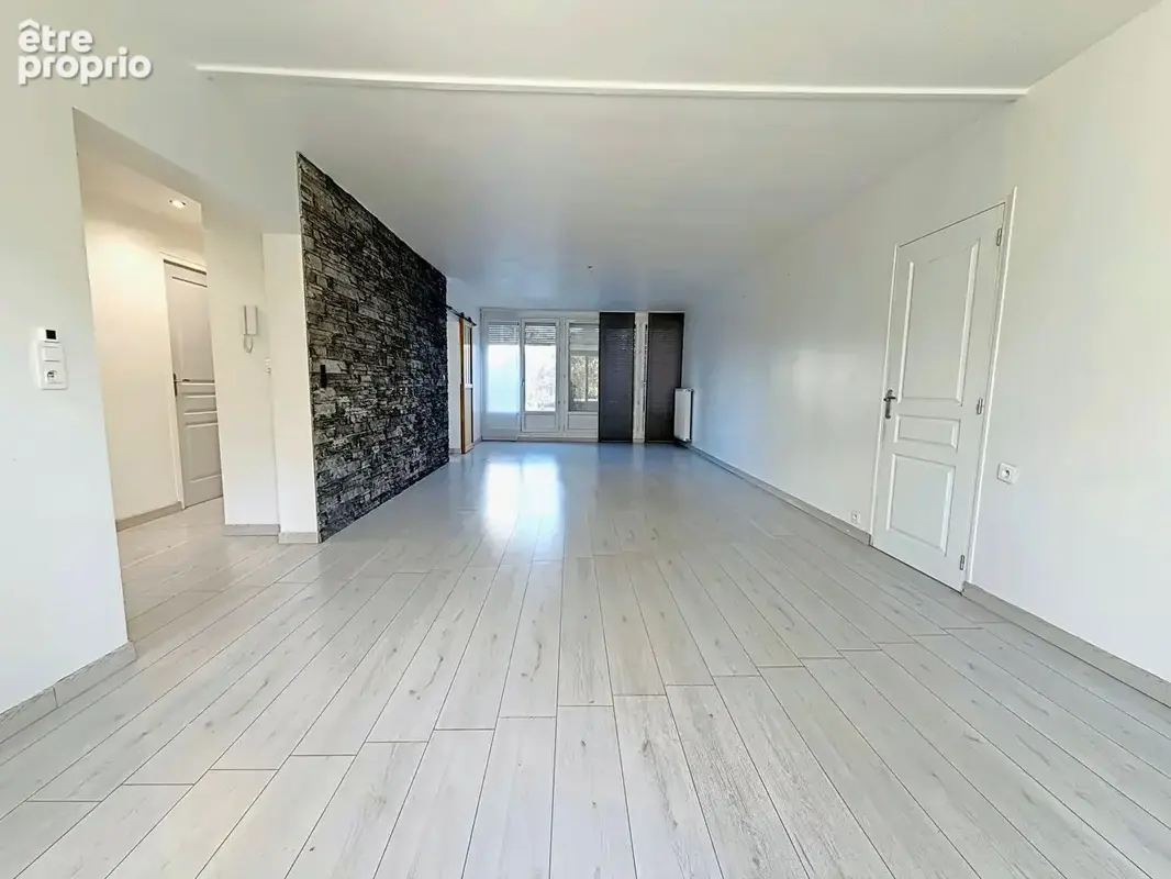 Appartement 5 pièces à vendre à Reims - Secteur Europe, vue sur parc - photo 2
