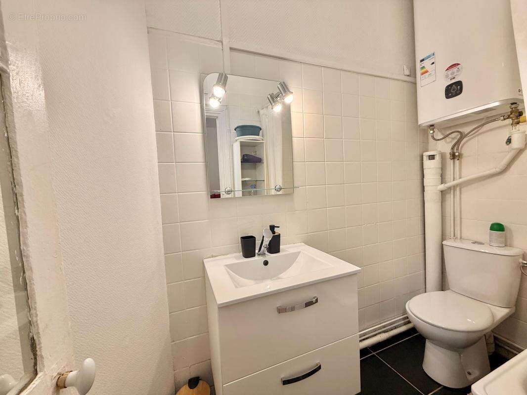 Dijon république – opportunité investisseur – t1 bis avec chambre séparée, cave et activité locative rentable - photo 10
