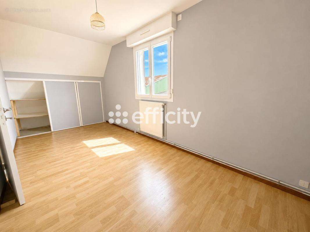 Maison 130 m² à Pire-Sur-Seiche  - photo 8