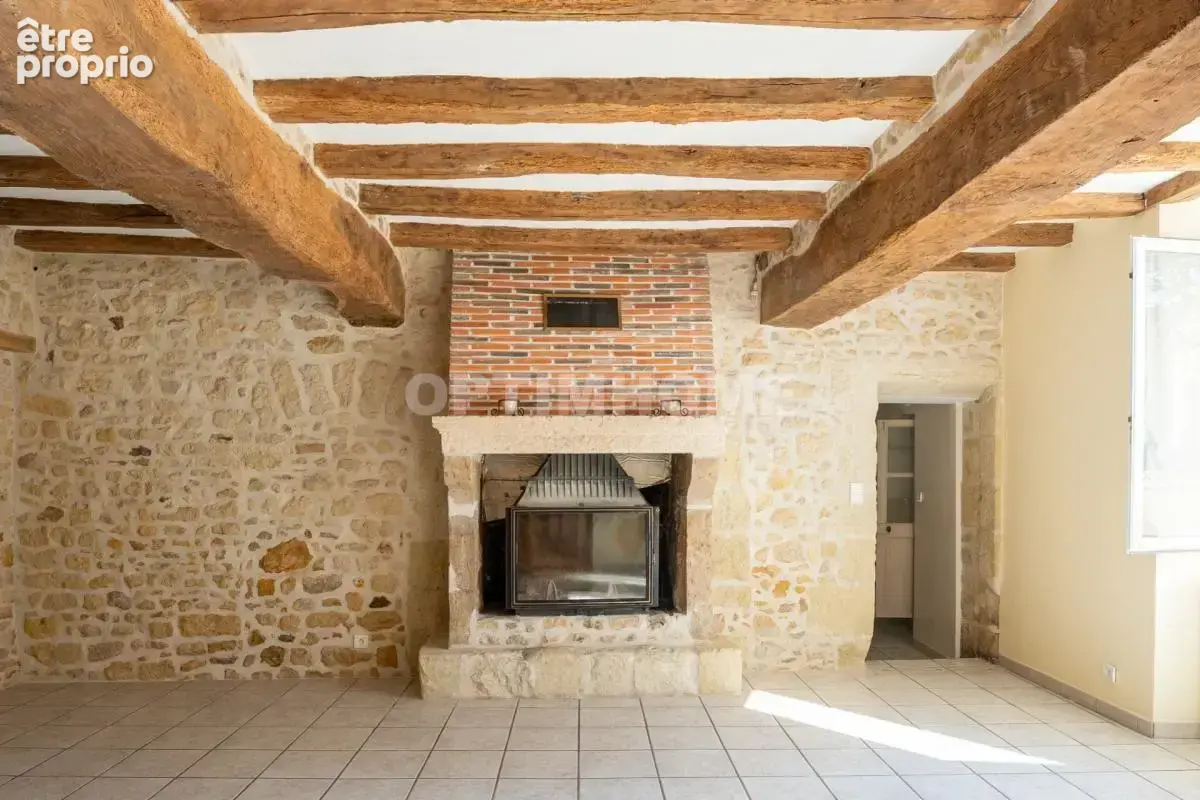 Grande maison de ville avec cour à Thouars (79) - photo 4