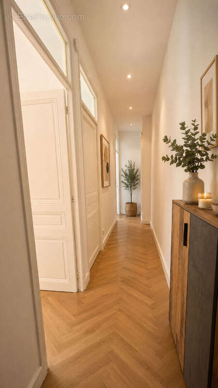 Cannes Bas Montfleury proche Résidence le Gallia - Appartement Cannes 2 pièces 45.46 m2 avec double cave et balcon - photo 12