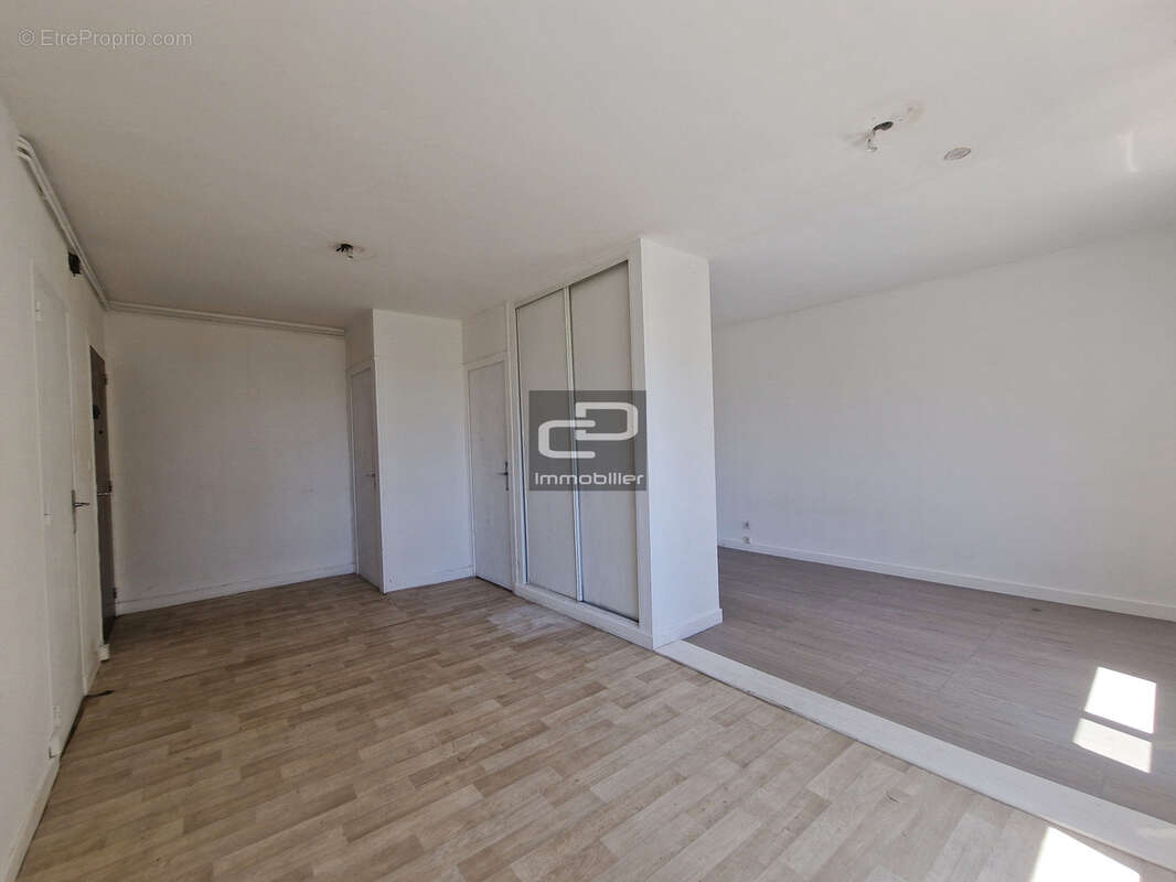 Appartement à GENAY