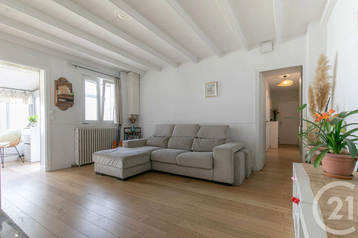 Appartement à SAINT-MAUR-DES-FOSSES