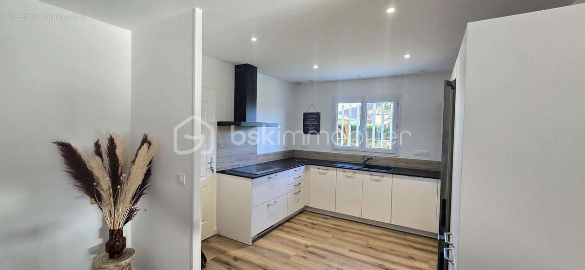 Maison à POEY-DE-LESCAR