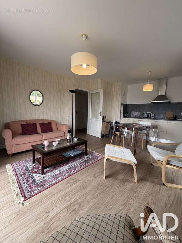 Appartement 46 m² à Saint-Doulchard  - photo 2