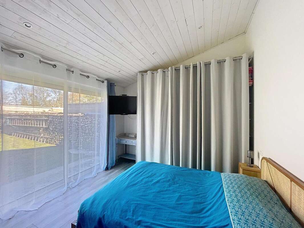 Maison 175 m² à Vibrac  - photo 4