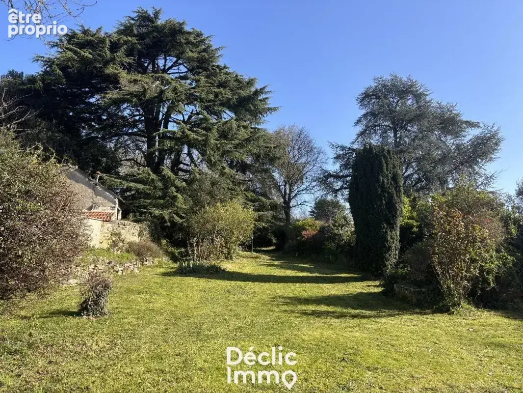 Maison 195 m² à Descartes  - photo 11
