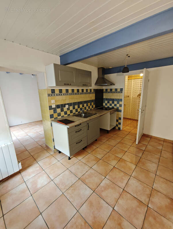 Appartement à VILLESISCLE