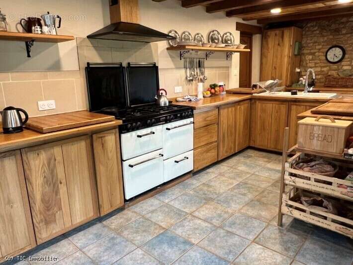 Maison à CELLEFROUIN