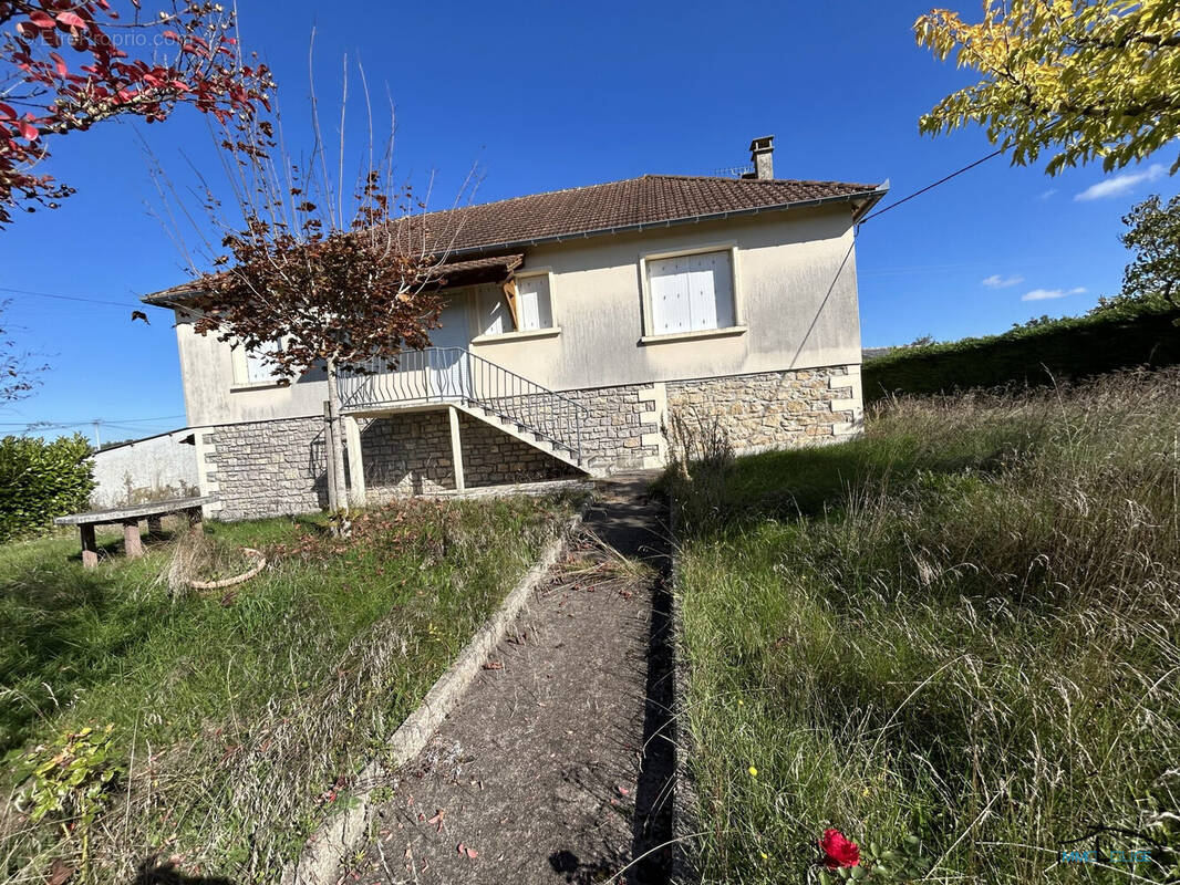 Maison à LANUEJOULS