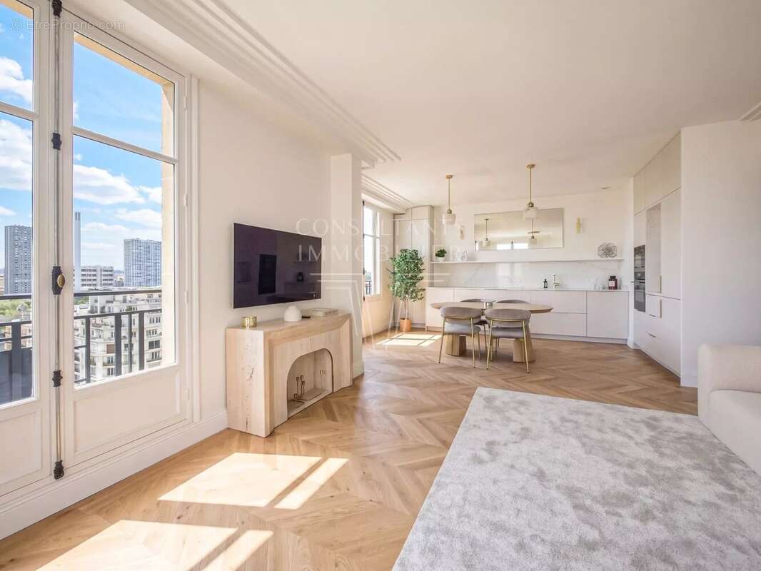 Appartement à PARIS-16E