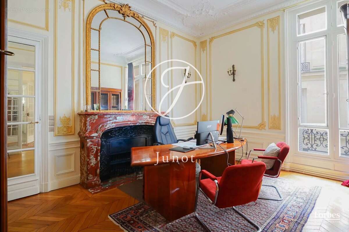 Paris 16e - IENA /  PLACE DES ETATS-UNIS -  Appartement mixte à vendre - 18 pièces - 452,64m² Carrez. - photo 25