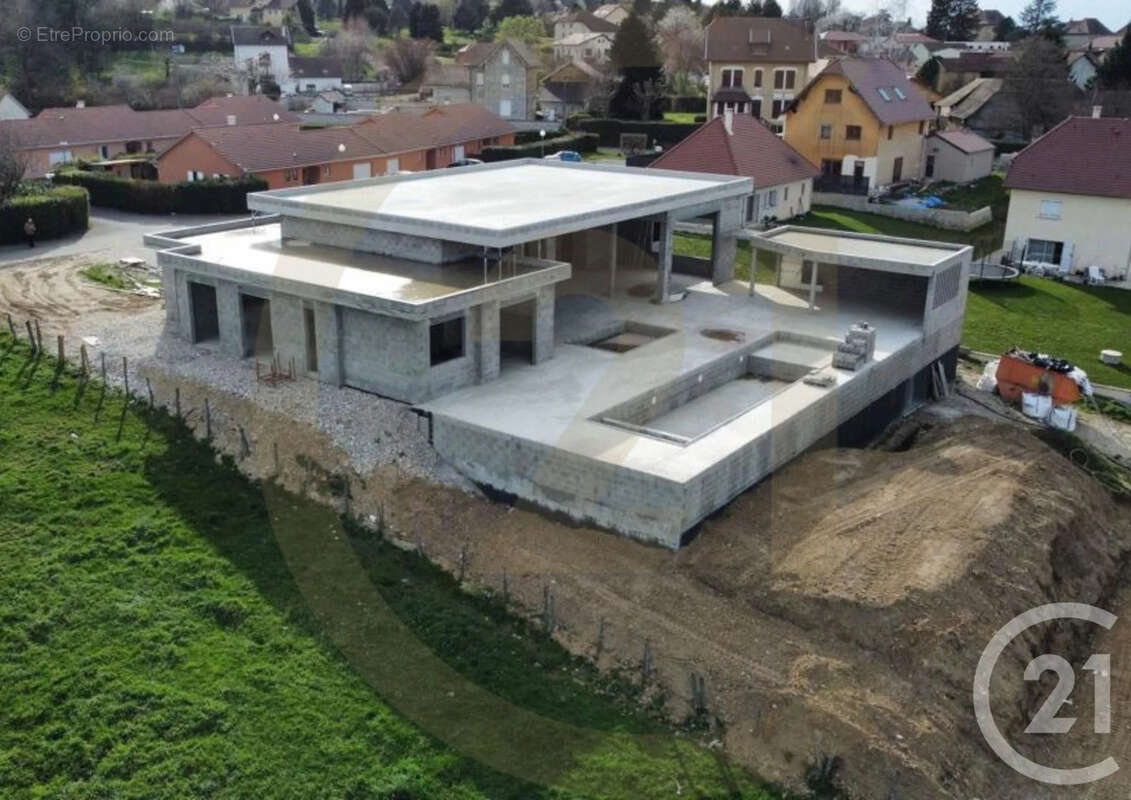 Maison à DOLOMIEU