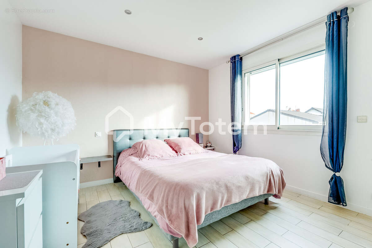 Maison à LES PAVILLONS-SOUS-BOIS