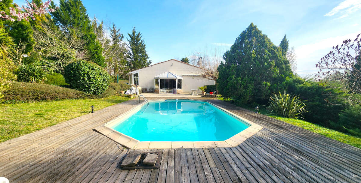 Maison à SAINT-ROMAIN-LA-VIRVEE