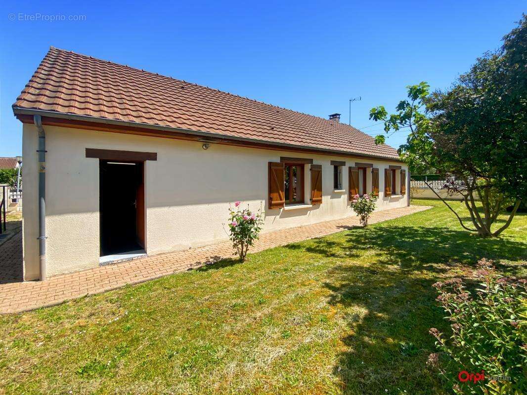 Maison à CHALETTE-SUR-LOING