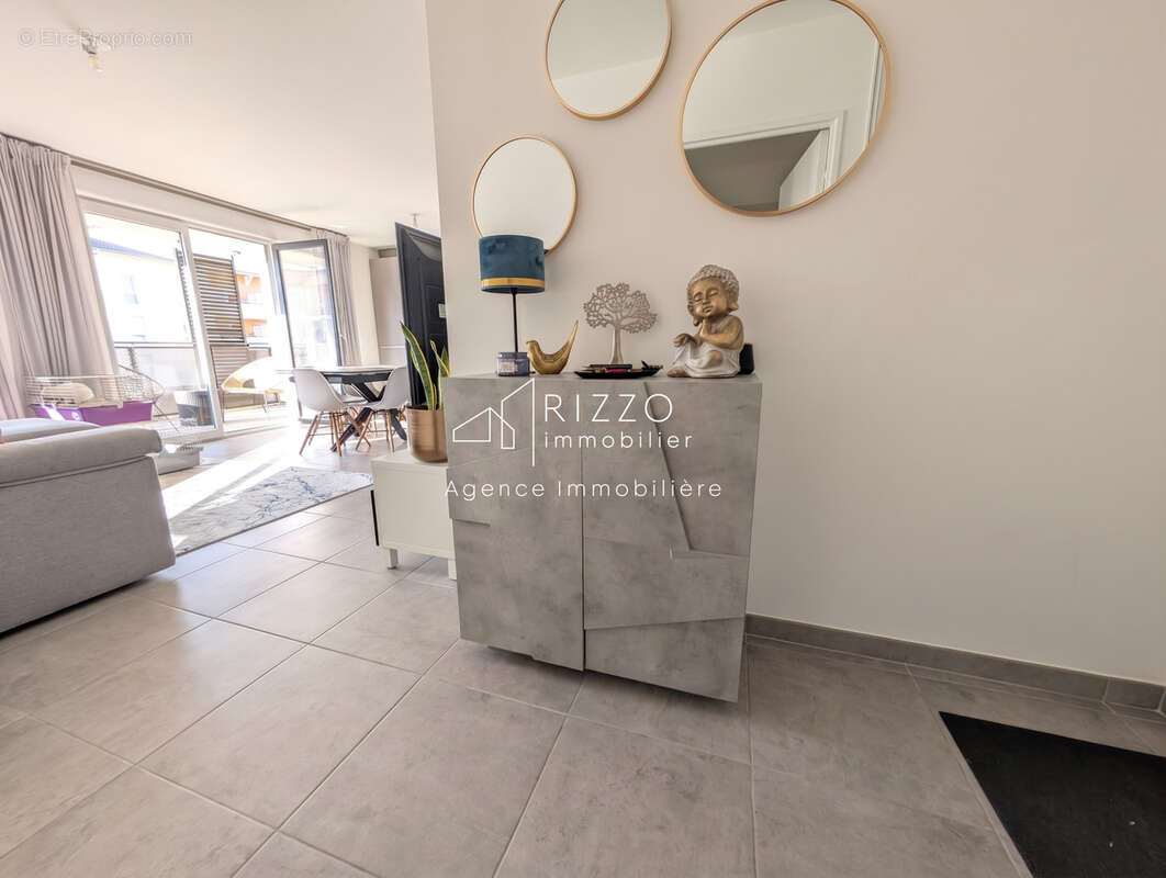 Appartement à CESSY