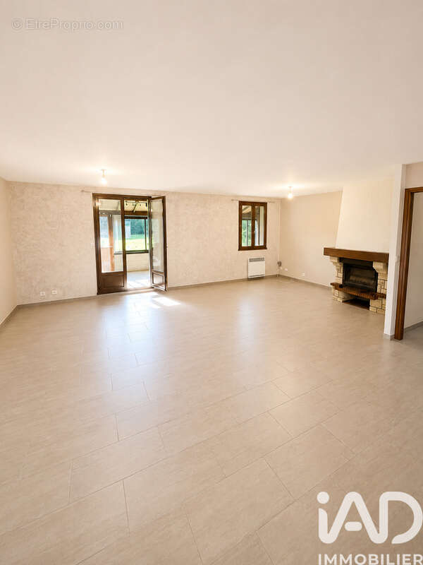 Maison 134 m² à Claye-Souilly  - photo 3