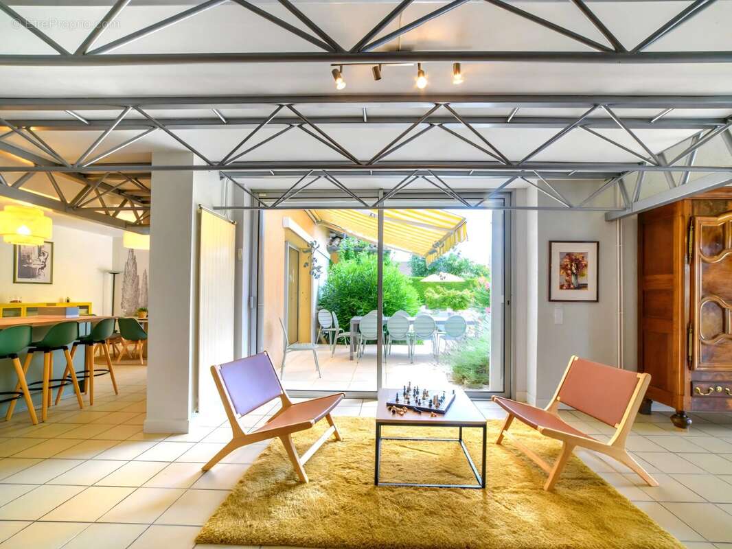 Conversion de grange moderne et ferme familiale traditionnelle - photo 4