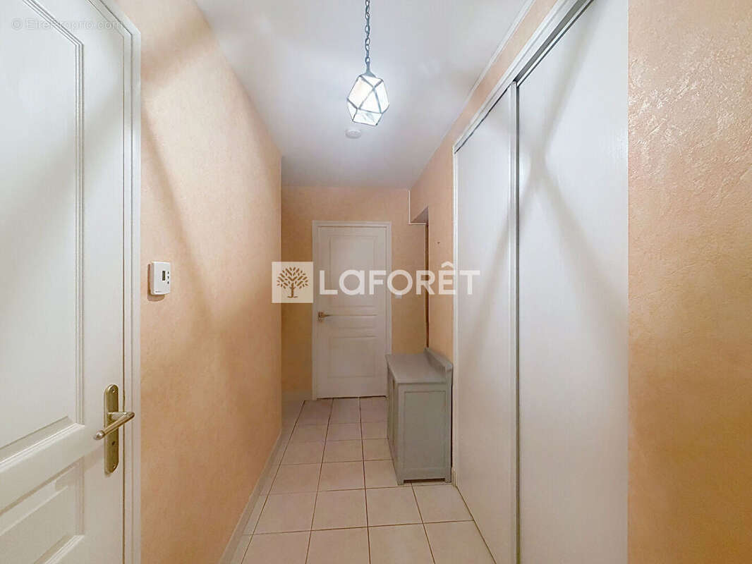 Appartement hyper centre avec ascenseur et terrasse - photo 8