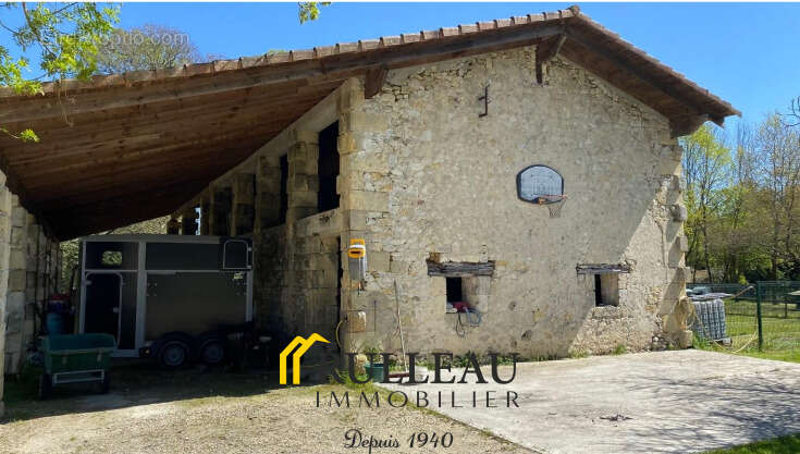 Autre à SAINT-CHRISTOLY-DE-BLAYE