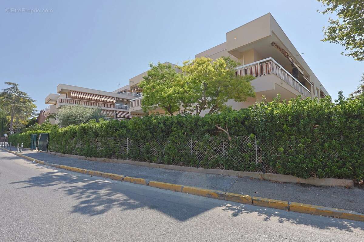 Appartement Vallauris 2 pièce(s) 55 m2 rez de jardin - photo 16