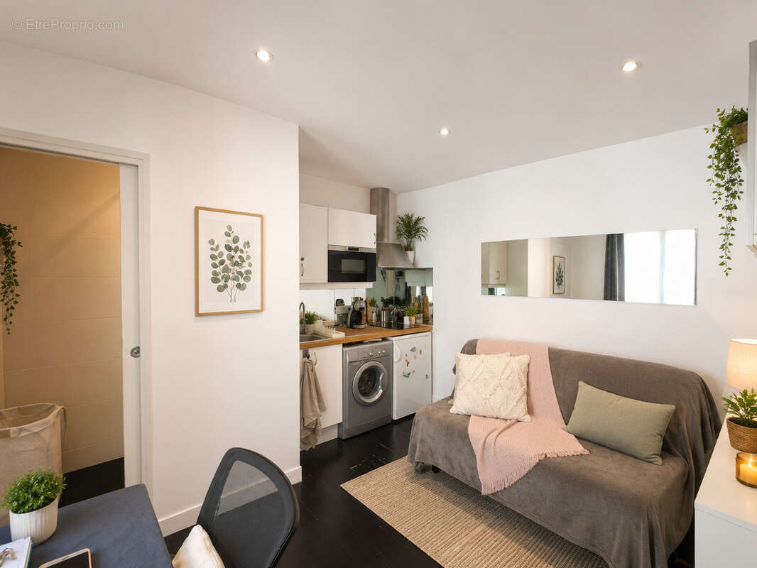 Appartement à PARIS-14E