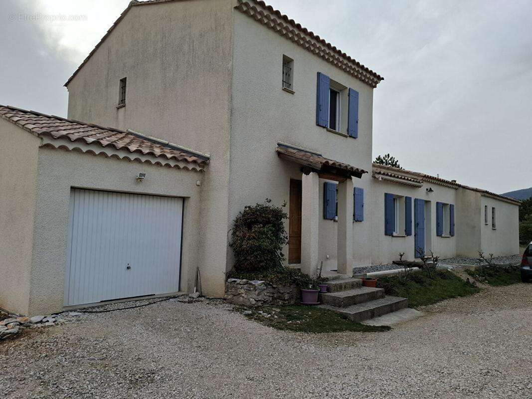 Sault (84390)  villa 200 m², 5 chambres avec gîte et piscine intérieure, garage, terrain 1700 m² - photo 8