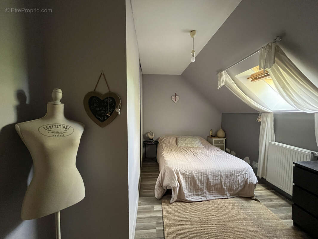 Maison à LA CHAPELLE-LA-REINE