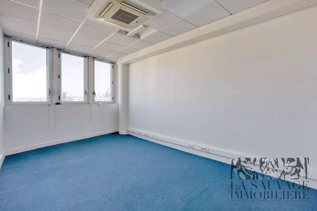 Commerce à NEUILLY-SUR-SEINE