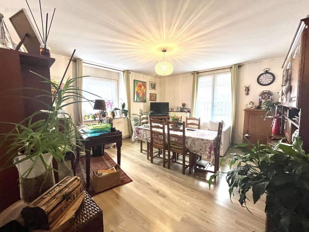 Appartement 400 m² à Les Hautes-Rivieres  - photo 100