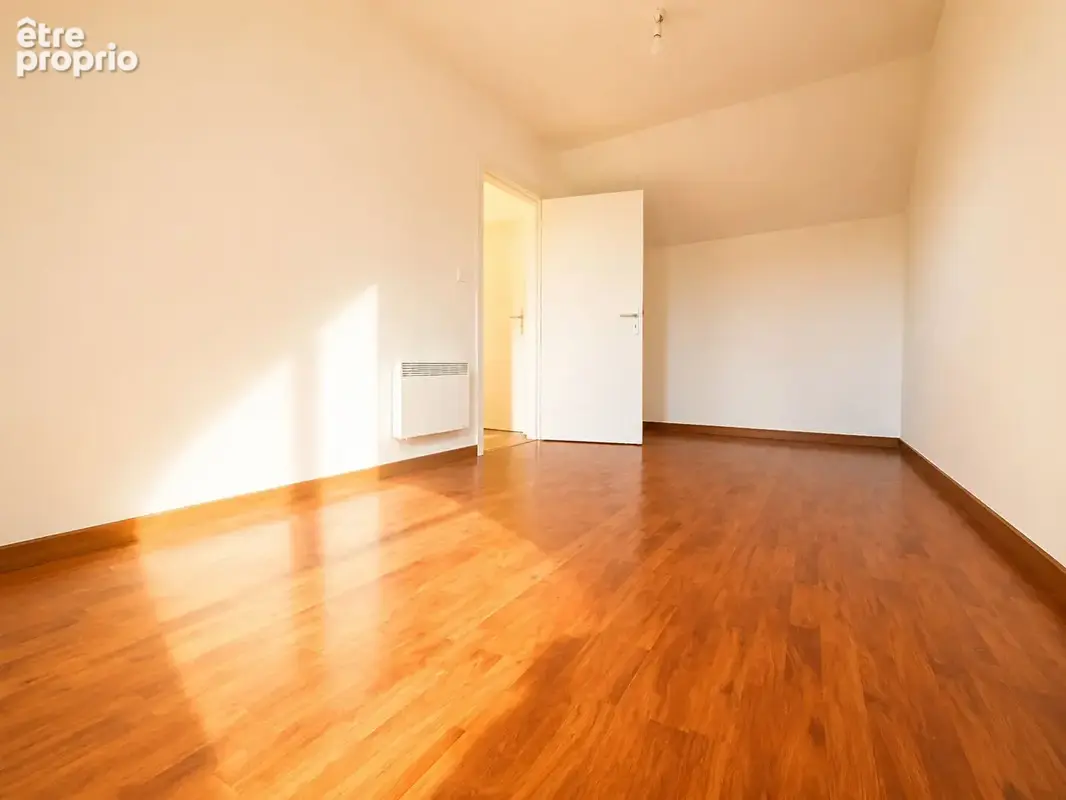 T3 Duplex 67 m² Balcon, garage, cave Résidence sécurisée - photo 3