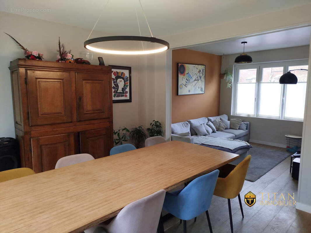 Maison familiale 115 m²  4 chambres  Centre Ville Nieppe  Garage + jardin TITAN-IMMOBILIER - Maison à NIEPPE