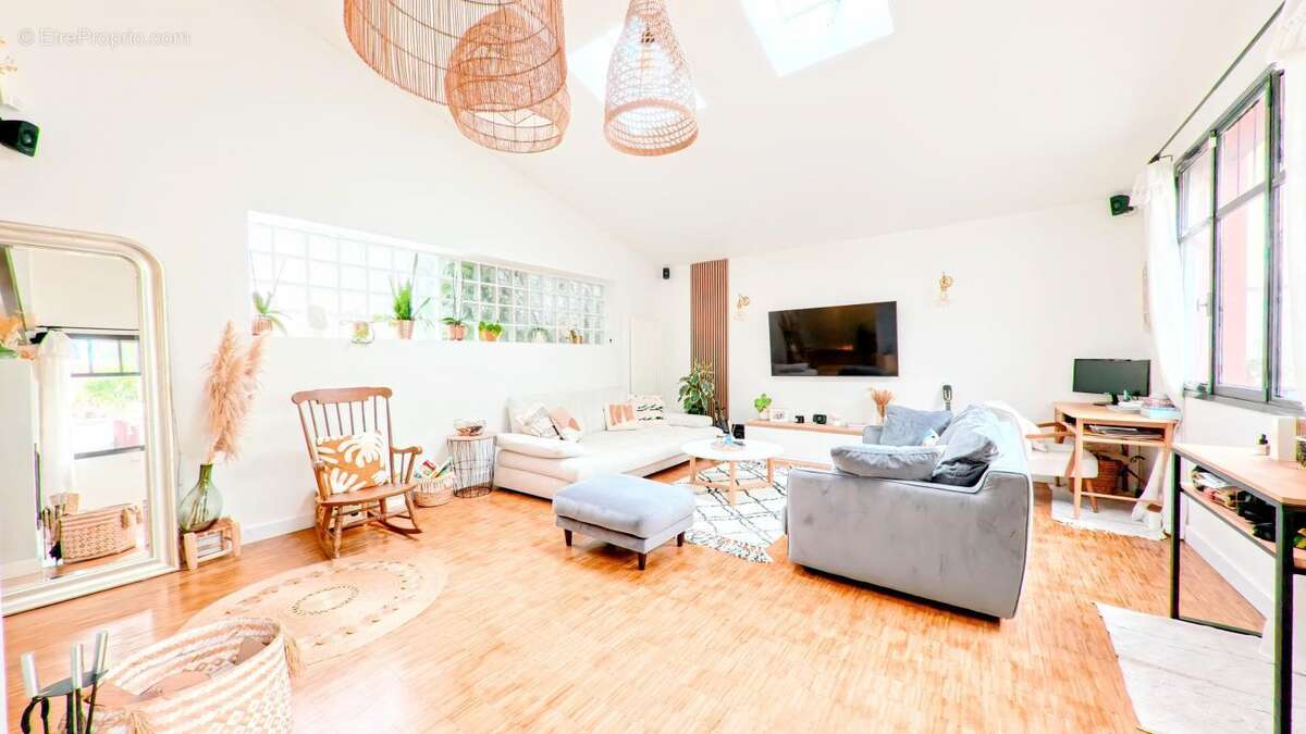 Maison à CHENNEVIERES-SUR-MARNE