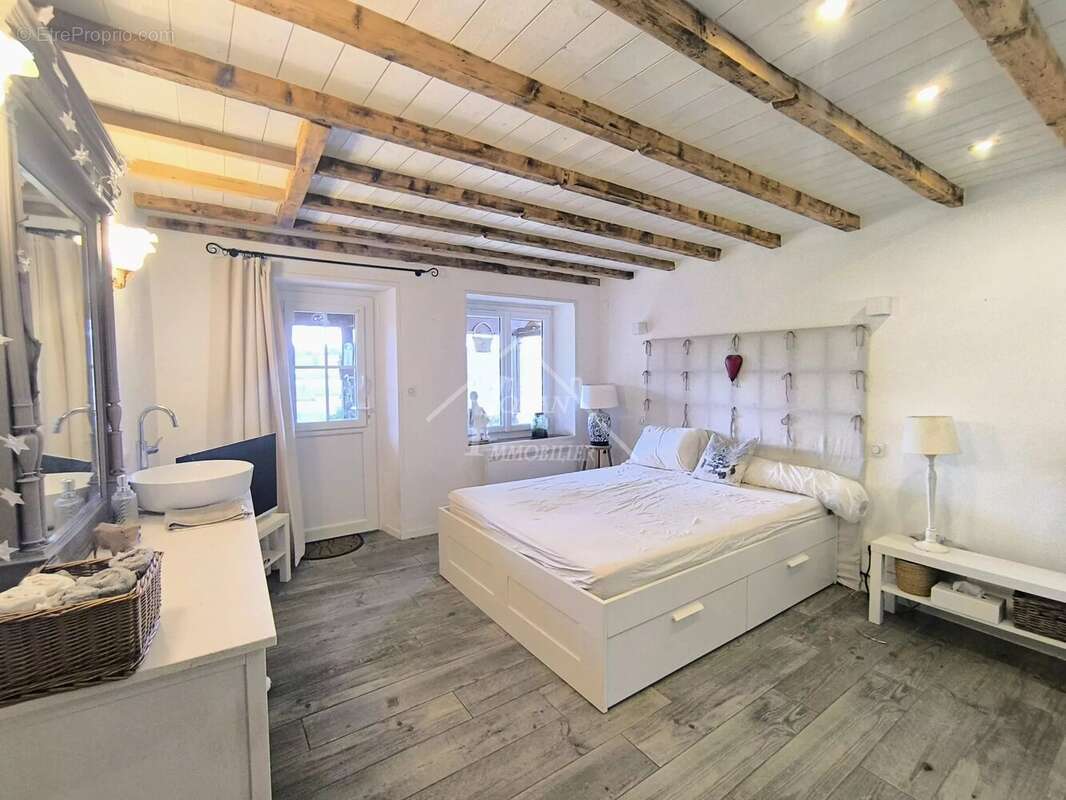 Maison à LA CROUZILLE