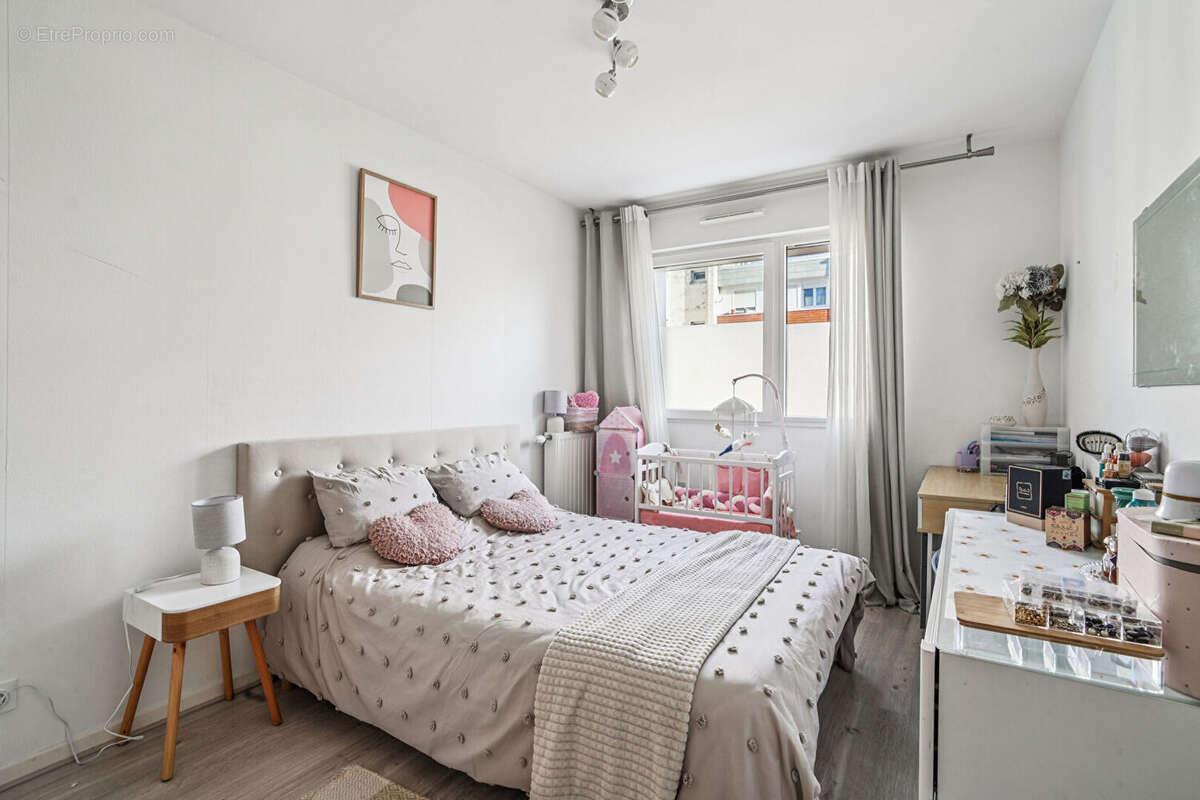 Appartement à NANTERRE