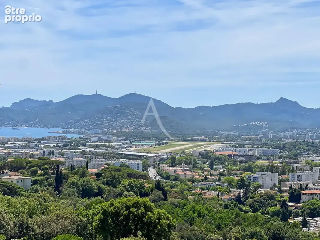 LE CANNET très beau 4 pièces de 83 m² avec terrasse, cave et aperçu mer - photo 2