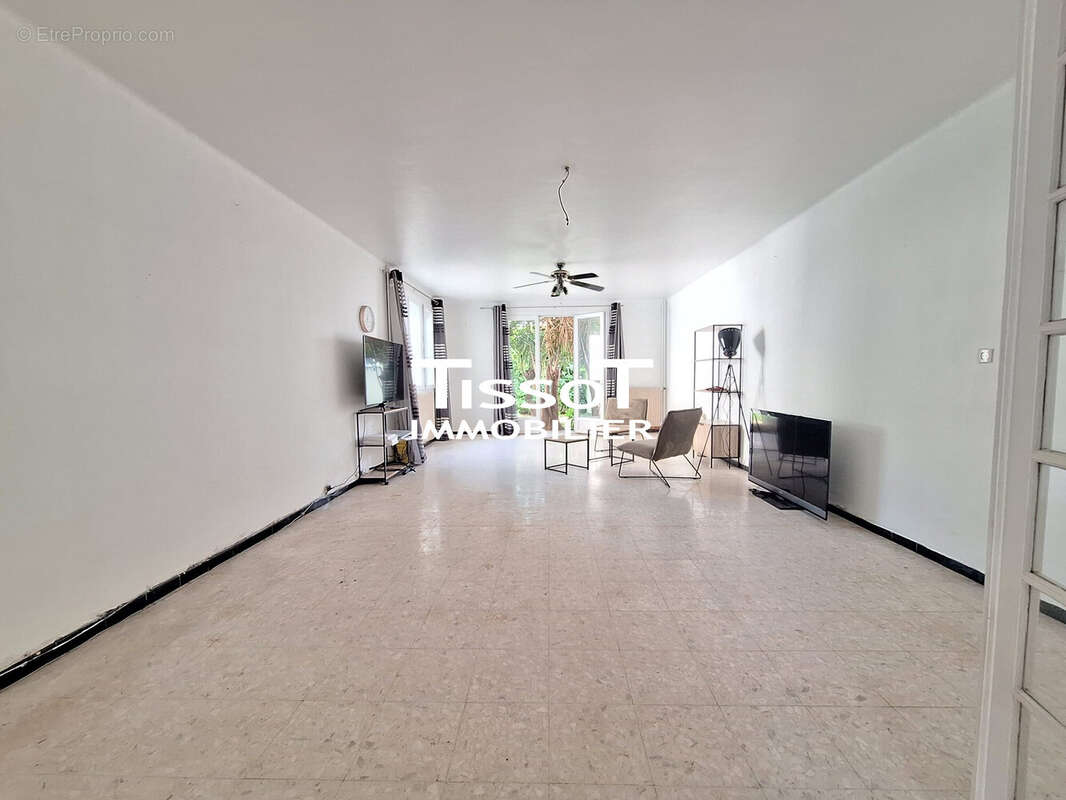 Appartement 111 m² à Nimes  - photo 4