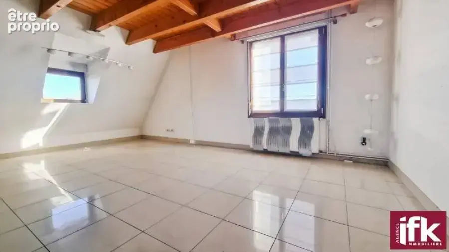 Logelbach; Appartement Duplex, 4 pièces,  jardin et parking - photo 5