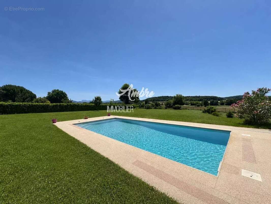 MONTELEGER Maison récente de 130 m² Type 6 - photo 2