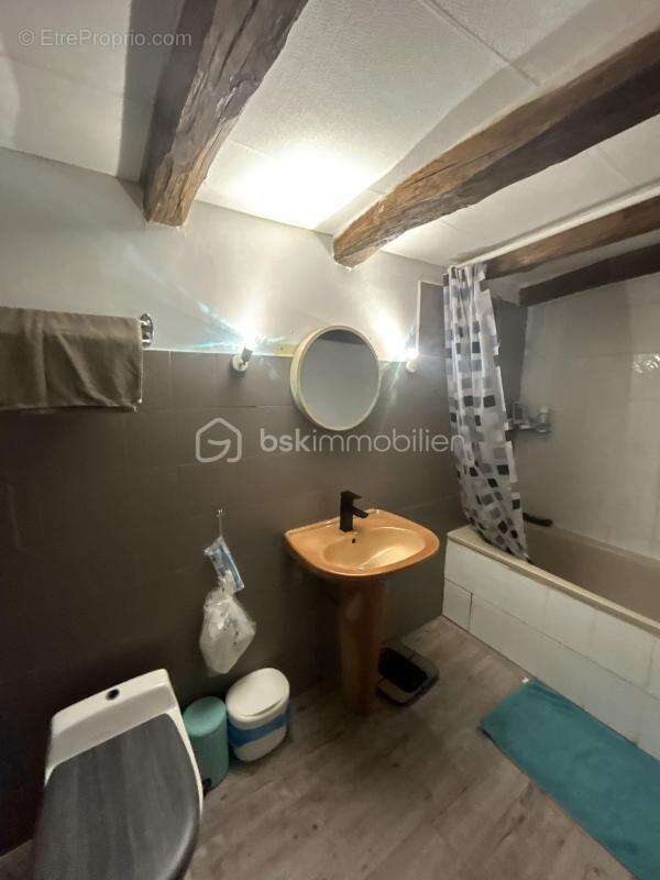 Maison à SAINT-CYR-LES-COLONS